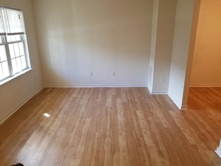 106 Colter Dr — Photo 2