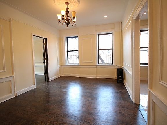 4th image of 242 Quincy St