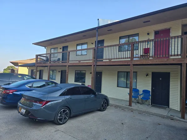 25 Osage Ridge Rd APT 10, Lake Ozark, MO 65049