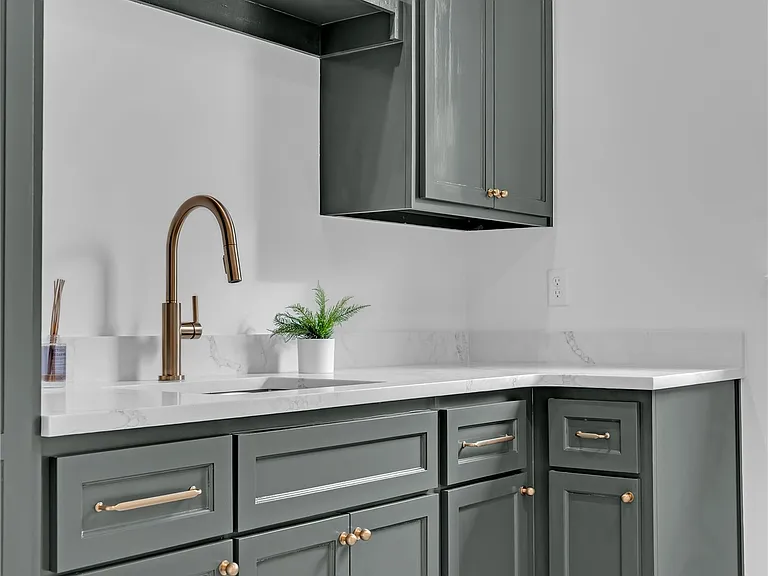 515 W El Paso St — Photo 94