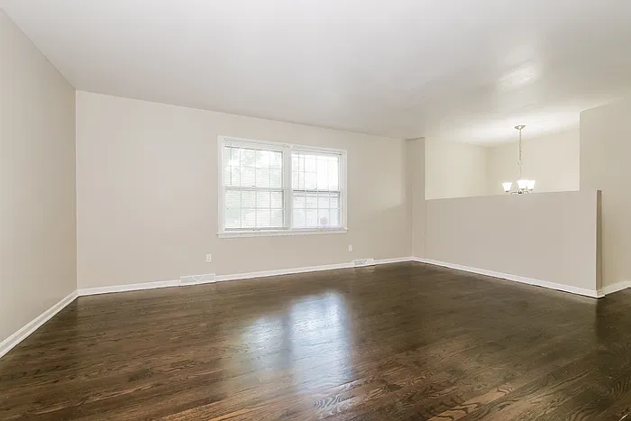 3 bed, 2.0 bath, 1460 sqft, $2,045 — Photo 4