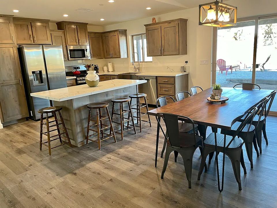 Beautiful Kitchen All Appliances Included! Featuring Alaska Quartz counters