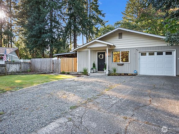 2nd image of 9415 Lupine Circle W