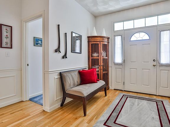 3rd image of 62 Sawgrass Cir