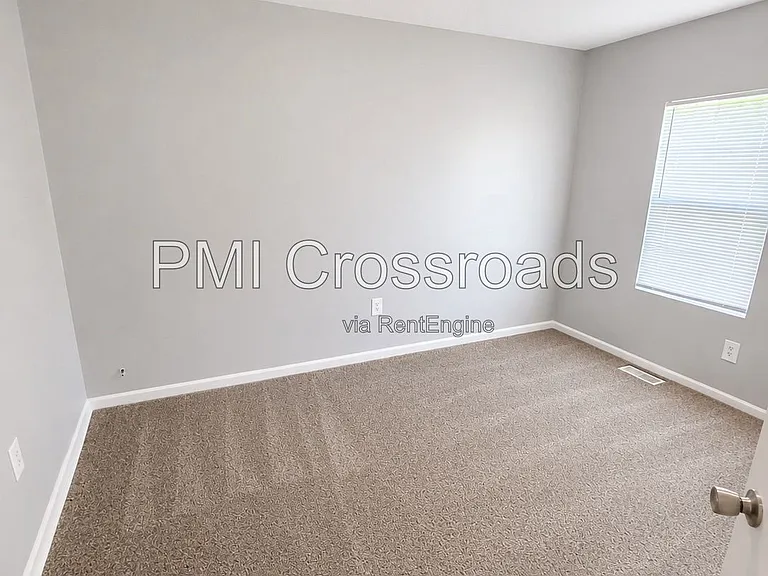153 S Cypress Ave — Photo 19