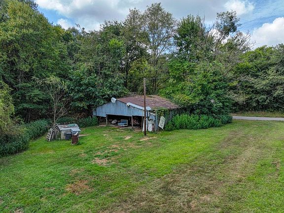 3rd image of 405 Providence Rd