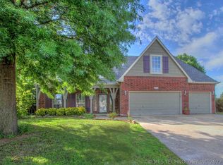 1013 S Cypress Ave, Broken Arrow, OK 74012