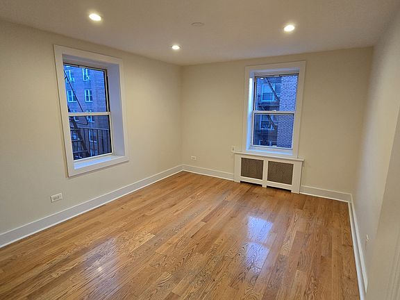 4th image of 3334 77th St APT 4C