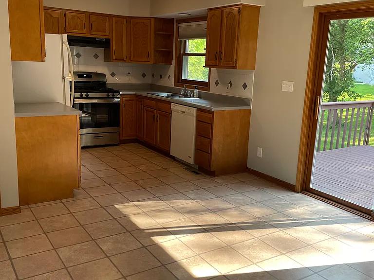 538 Outlook Dr — Photo 9