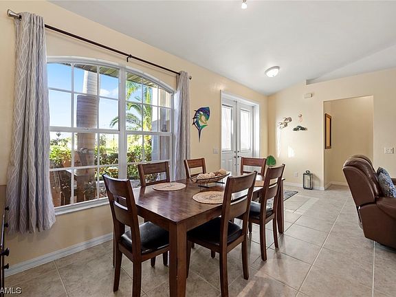 5th image of 523 SE 15th St