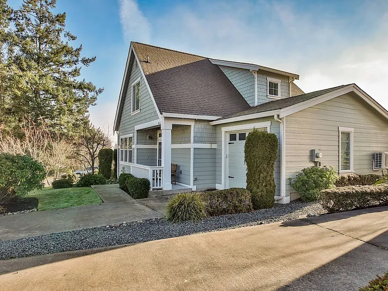 1404 Portside Ct — Photo 3