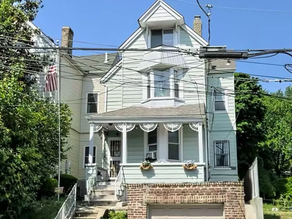 24 Clinton Ave #1