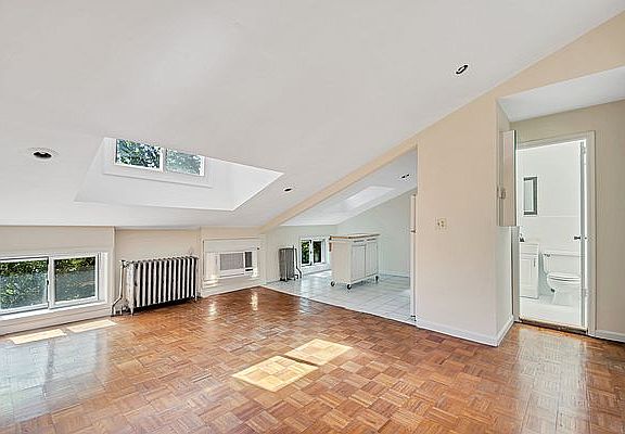4th image of 48 Livingston St APT 7