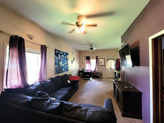 2nd image of 2530 Clara St