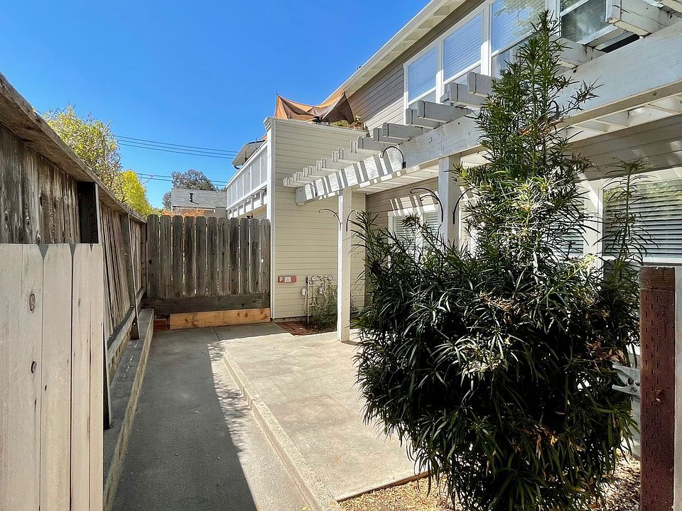 1st image of 639 Johnson Ave #A