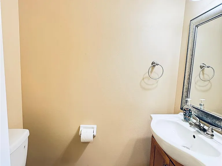 13935 Saint Marys Ln — Photo 11