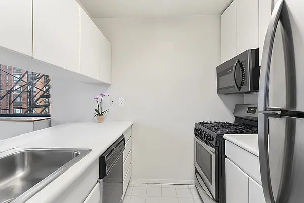 Sold by Compass | media 16