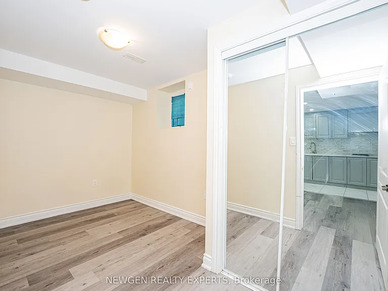 19 Boat St — Photo 13