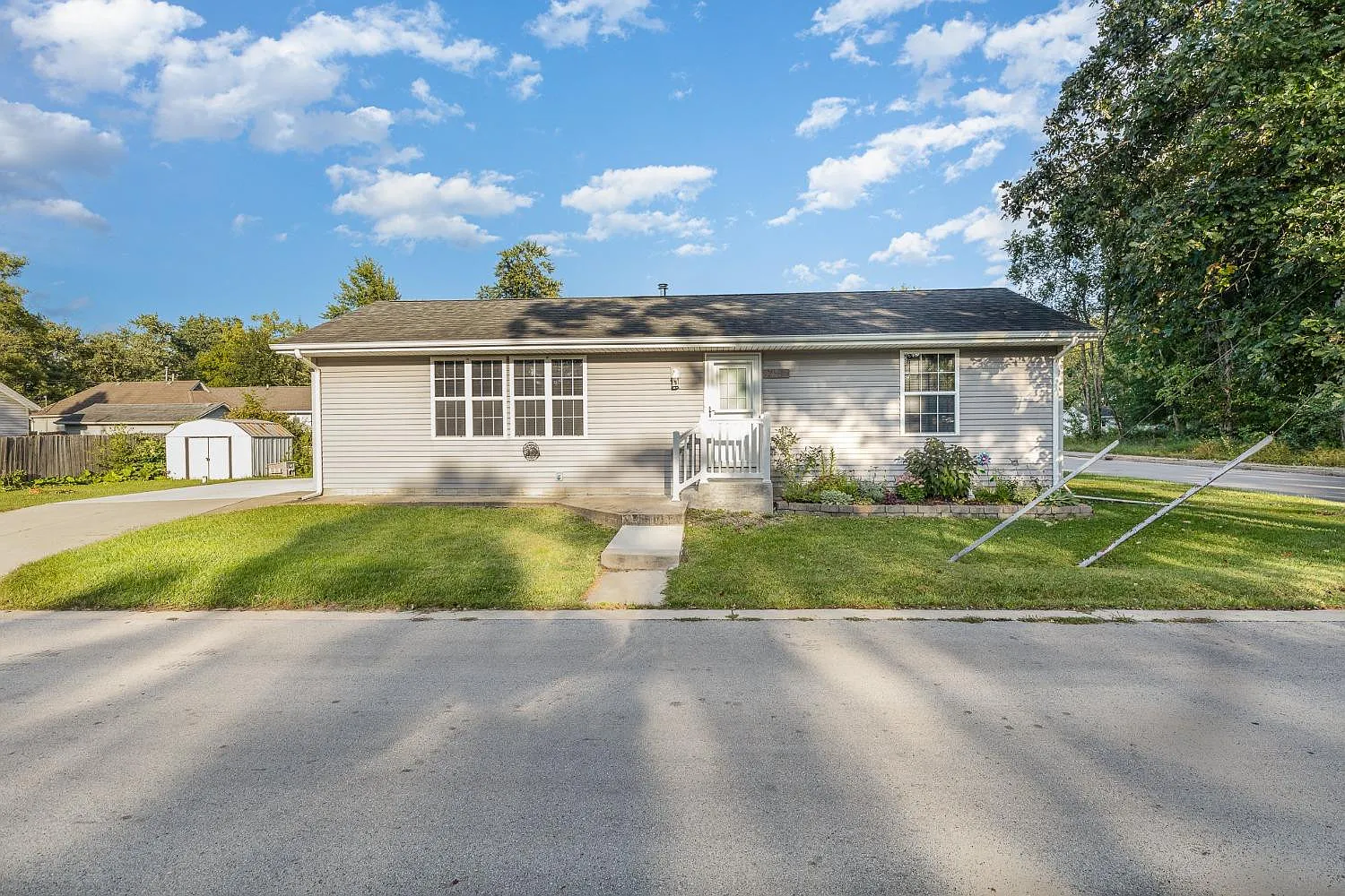 12853 Morse Ln photo 1