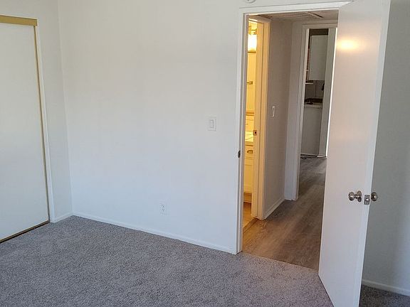 4th image of 2951-3011 Albany Dr #2951-202