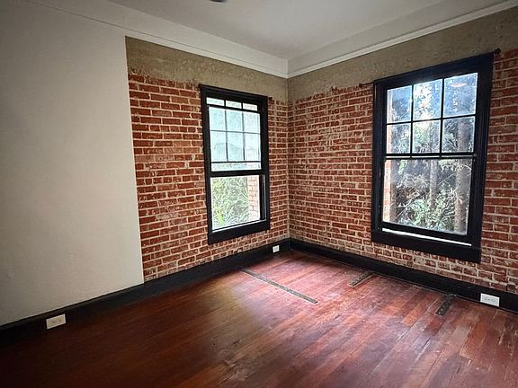 3rd image of 1525 Griffith Park Blvd #206