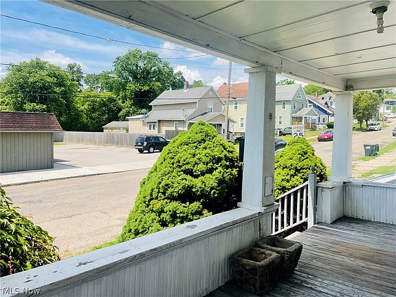 3rd image of 99 Glenn St