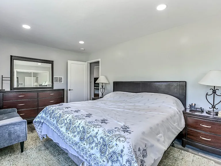 148 E Iowa Ave #C — Photo 3