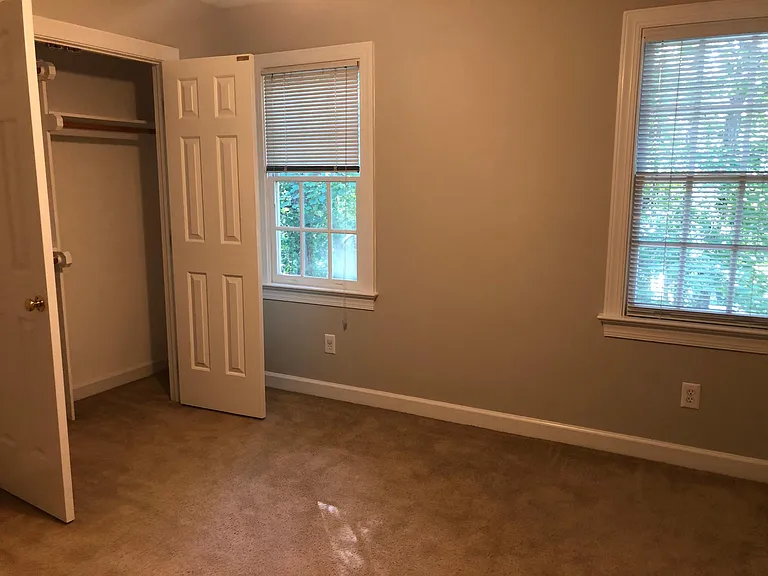 100 Landsdowne Ct — Photo 10