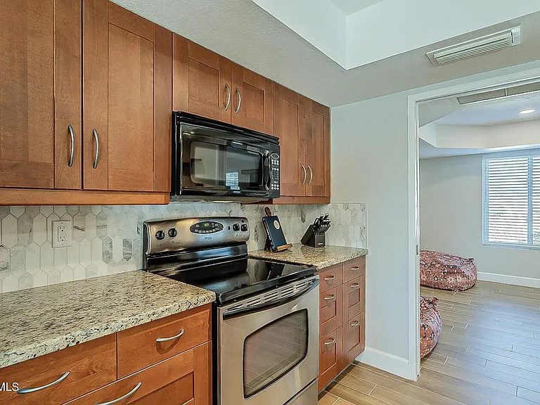 6601 E Thunderbird Rd — Photo 14