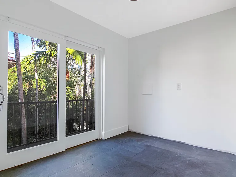 222 Park Ave — Photo 33