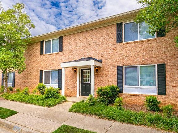 3rd image of 2905 Arrowhead Dr #6eca82c34