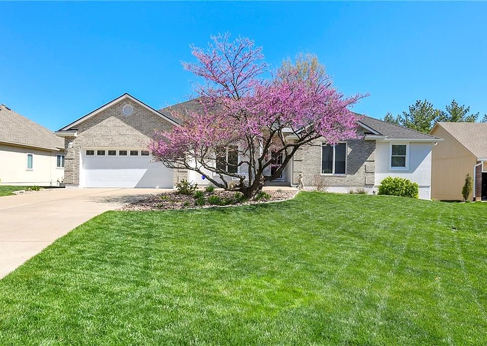 1st image of 1921 SW Wall Street Cir