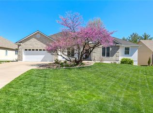 1921 SW Wall Street Cir, Blue Springs, MO 64015