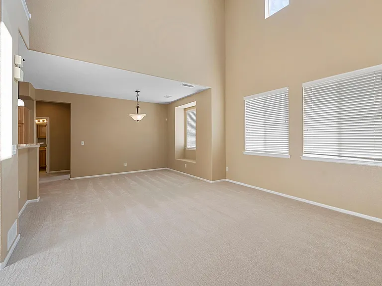 10573 Parkington Ln — Photo 8