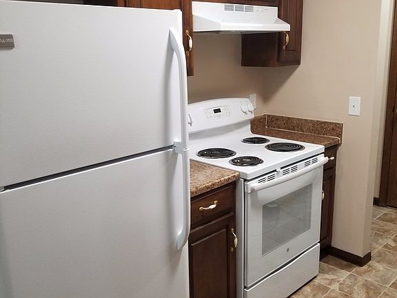 2nd image of 8919 Burt St APT 106