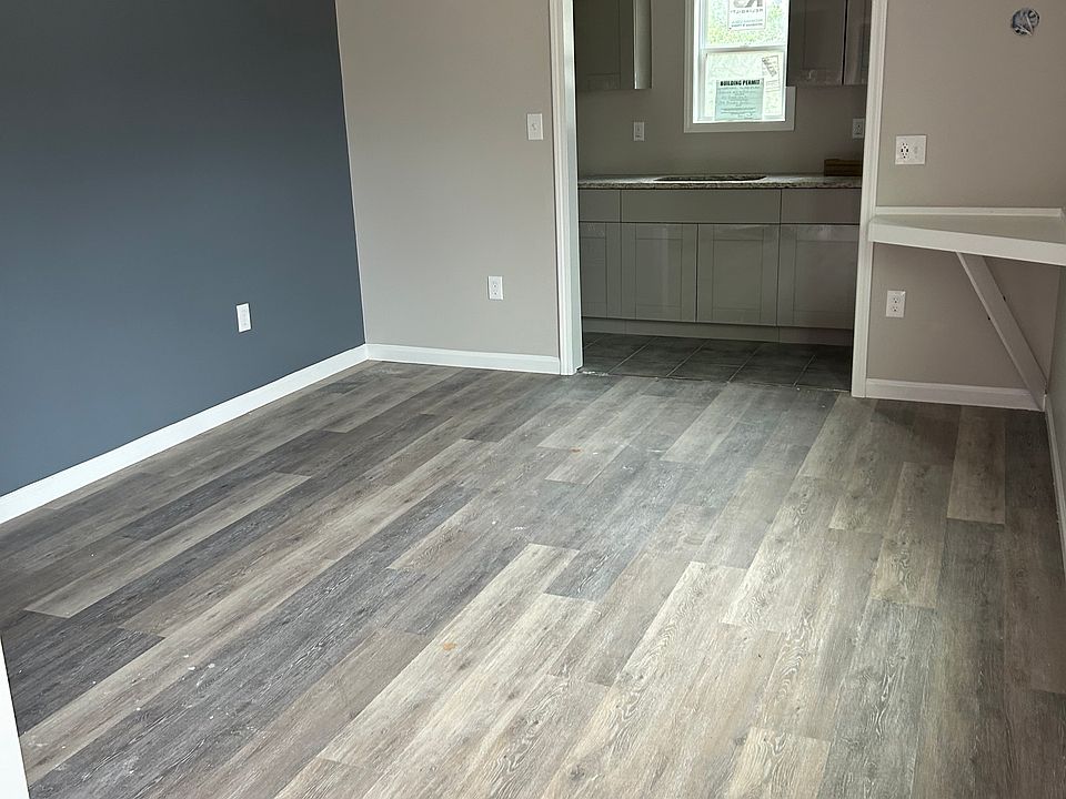This studio has it own Full kitchen and full bathroom.