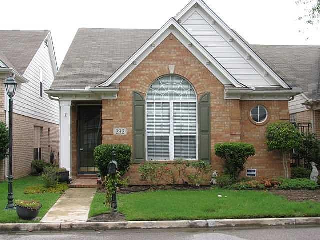 2nd image of 292 Fountain River Dr