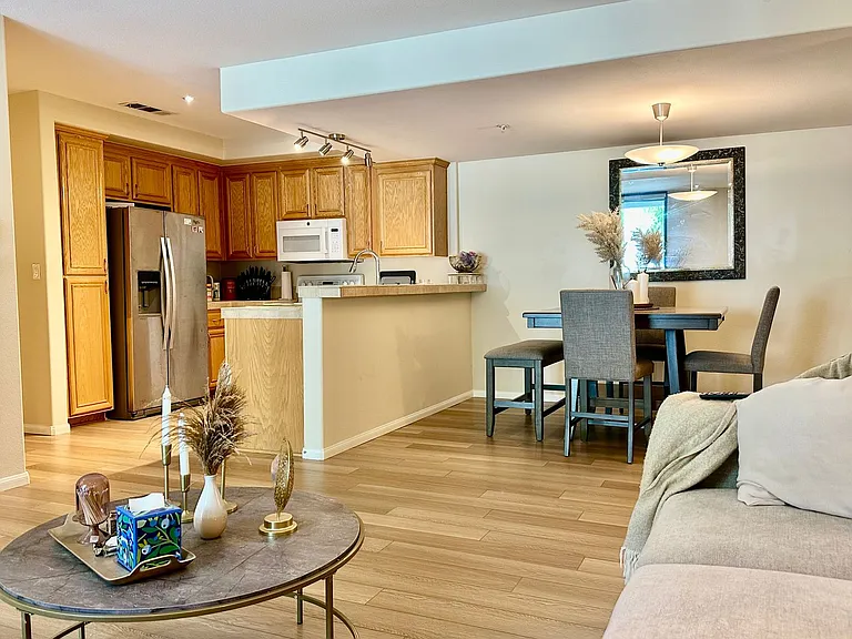 235 Market St #102 — Photo 3