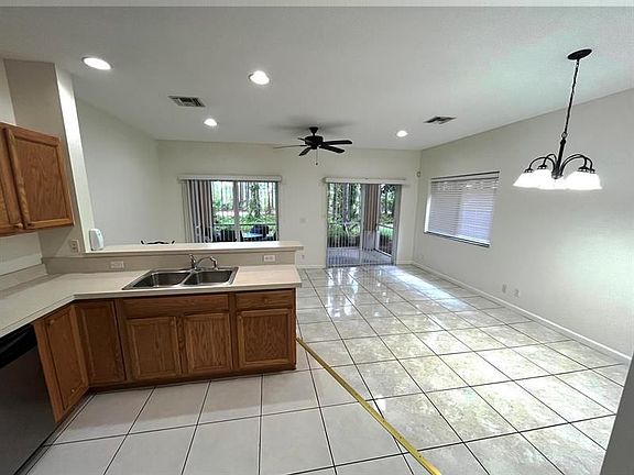 4th image of 8944 Sandshot Ct #4912