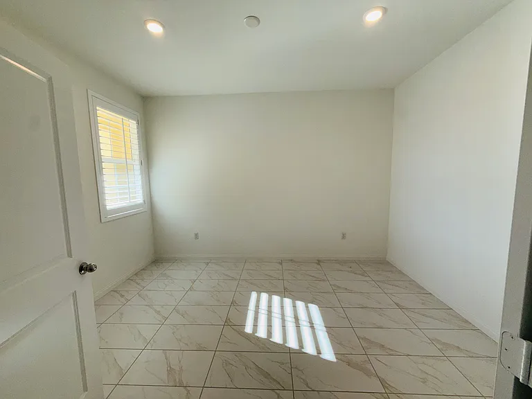 39171 Quixote Ct — Photo 16