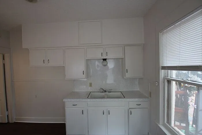 808 S Robertson Ave #D — Photo 12