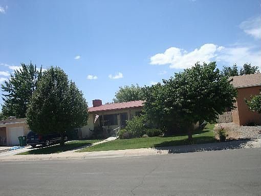 1st image of 907 N Buena Vista Ave