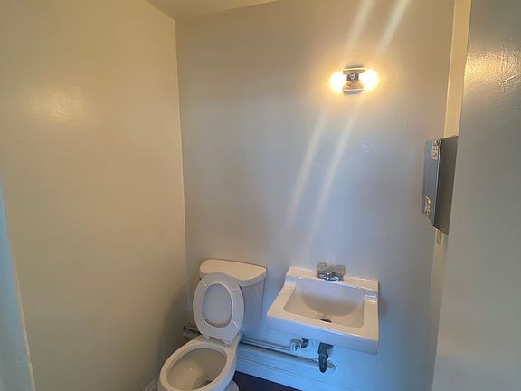 5th image of 3516 Martin Luther King Blvd #7