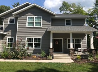 7 River Pointe Ln, Negaunee, MI 49866