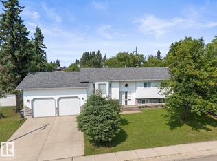 812 12th Ave, Cold Lake, AB T9M 1H6