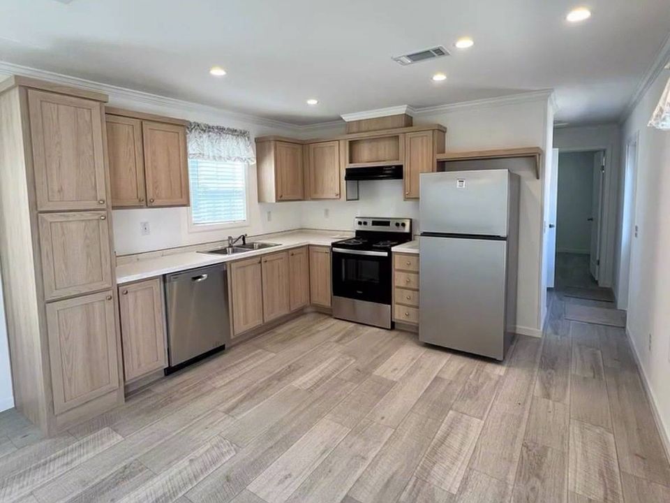 1st image of 1110 N Summit St #43D