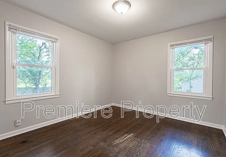 10512 E 60th Ter — Photo 6