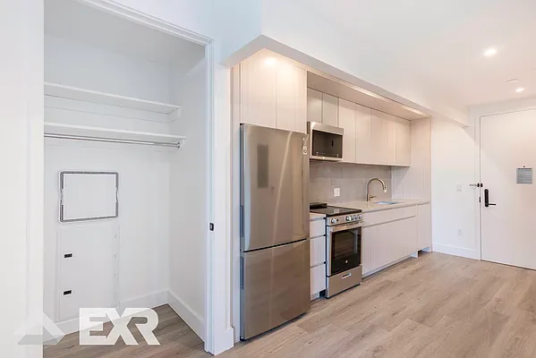 Rented by EXR | media 6