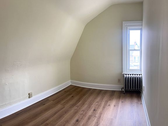 2nd image of 123 E Washington Ln Floor 3