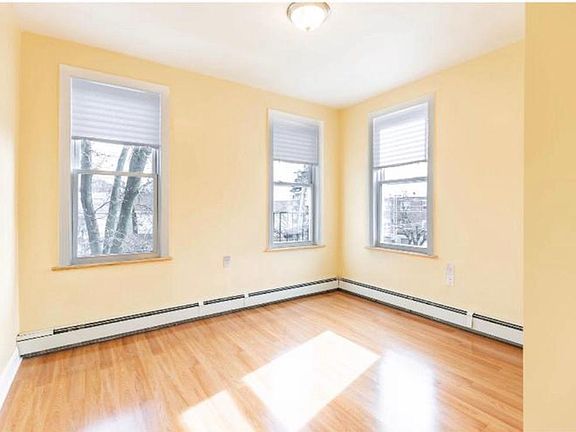 5th image of 4370 Grace Ave
